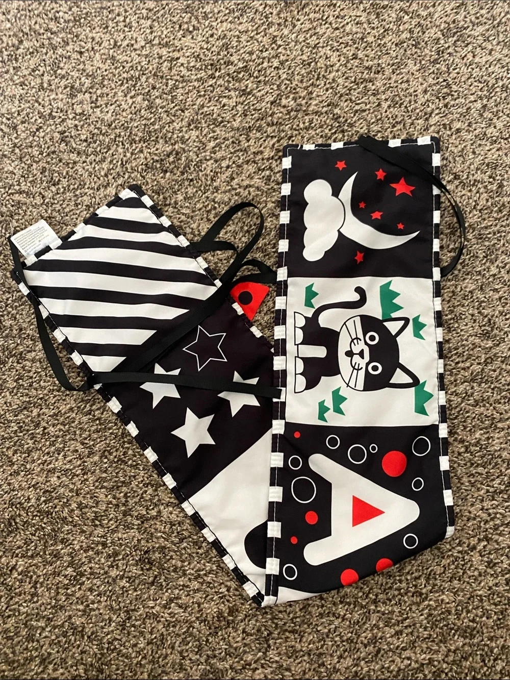 Contrast banner infant toy